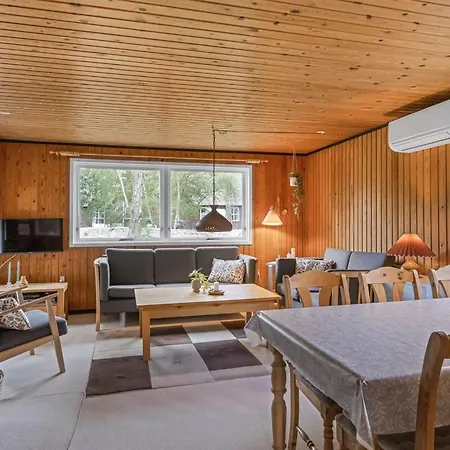 Menard - 1-2km From The Sea By Interhome