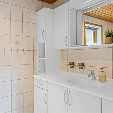 Menard - 1-2km From The Sea By Interhome